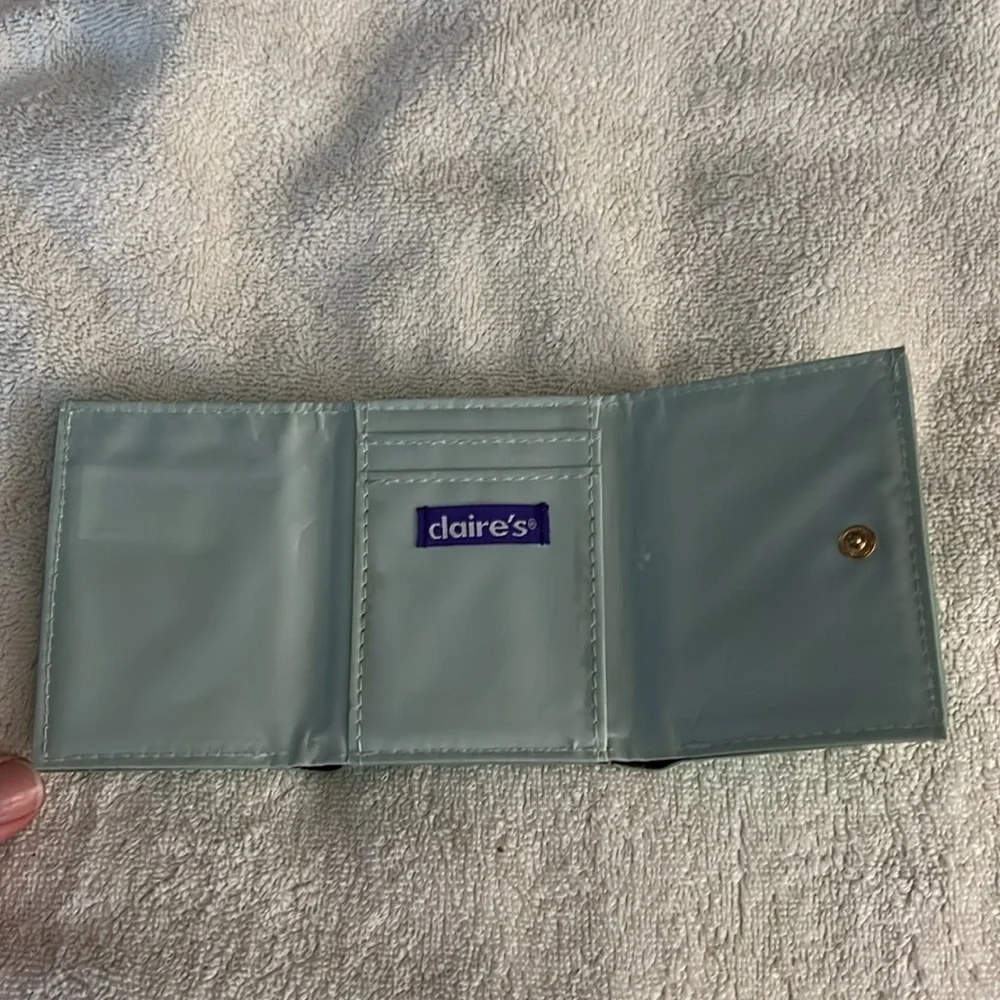 Claire’s Mint Green Wallet with Mushroom Accent